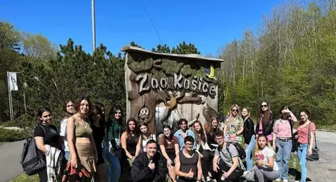 Бъдещи икономисти стажуваха в театър,  зоопарк, училище, музей и фирми в Кошице