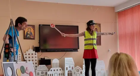 Спектакъл на ДТ &bdquo;Сава Огнянов&ldquo; показва &bdquo;азбуката&ldquo; на безопасното движение по пътищата