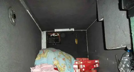 Автобусен стюард спял върху възглавница от нелегални цигари