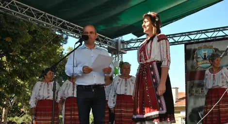 600 самодейци пяха и танцуваха в Сандрово