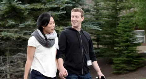 Кучето на Зукърбърг засенчи новината за бебето му