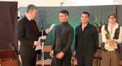 Ученици от Професионалната гимназия по механотехника в Русе представиха спектакъла &bdquo;Светлина на свободата&ldquo;