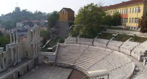 След близо 20 века Античният театър доживя и чалга концерт