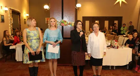 С шампанско и Дядо Мраз руснаците  посрещнаха Старата Нова година