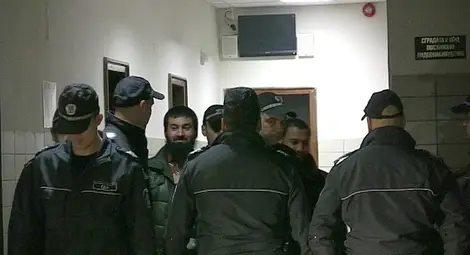 Петима от обвинените в радикален ислям остават в ареста