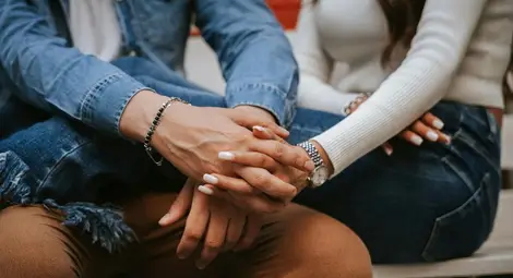 Само любовта не стига - какво още крепи връзките