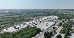 Отхвърлиха жалбата на бившия областен управител срещу даването под наем на общинския тир паркинг