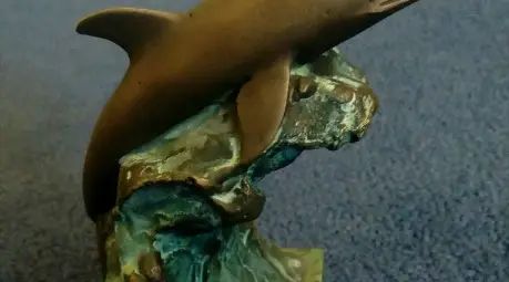 Статуетка &bdquo;Янтарный дельфин&ldquo;