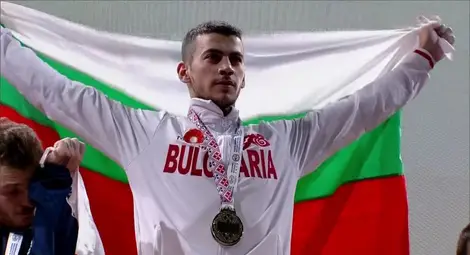 18-годишен щангист на &bdquo;Русе&ldquo;  европейски вицешампион за мъже