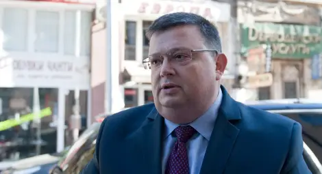 Цацаров иска да се закрият военно-окръжните прокуратури във Варна и Плевен