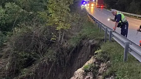 Стената на язовира в Николово съхне бързо, учени от БАН ще вземат и дълбочинни проби
