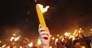 Русе получава Благодатния огън от Гюргево и го предава на Силистра и Варна