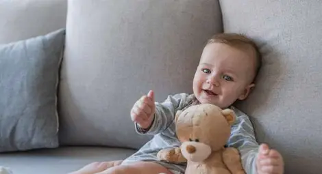 Трябва ли често да се мият бебешките играчки?