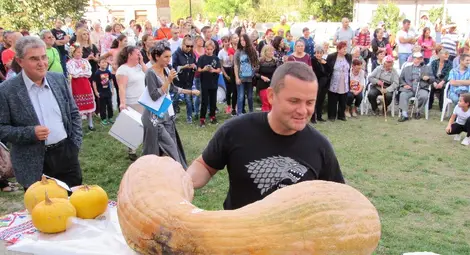 &bdquo;Чародейка&ldquo; и Средна кула откриха новите Празници на кварталите