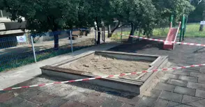 Смениха пясъка на 133 къта за игра на детските площадки в Русе
