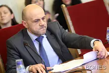 Дончев: Обречени сме 2015 да е с най-високия обем плащания Дончев: Обречени сме 2015 да е с най-високия обем плащания