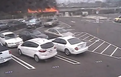 Камери уловиха разбиването на самолет в САЩ (Видео)