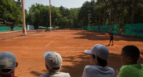 17 отбора ще участват в държавно отборно пълвенство по тенис за момчета до 12 години в Русе