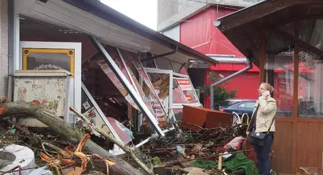 Трагедия: 12 жертви на наводненията във Варна и Добрич /обобщение, снимки/ Трагедия: 12 жертви на наводненията във Варна и Добрич /обобщение, снимки/