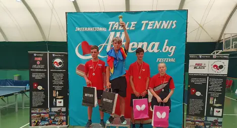 Отлично представяне на младите русенски тенисисти на маса на турнир в Албена