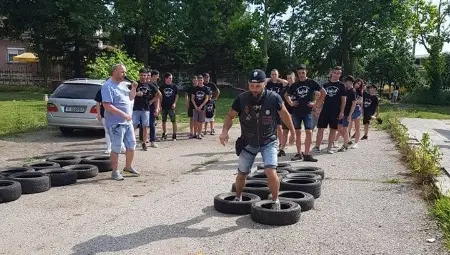 50 деца живяха два дни като рокерите