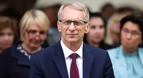 МОН обмисля изцяло да промени графика на учебната година