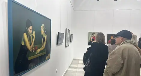 С изложбата "Завръщане" Веселин Господинов представи своята хиперреалистична представа за света и Русе С изложбата "Завръщане" Веселин Господинов представи своята хиперреалистична представа за света и Русе