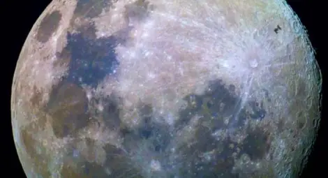 Австралиец с уникална снимка на МКС на фона на Луната