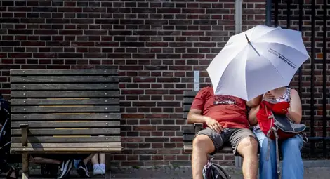 Европа се „топи“ в неистовите жеги Европа се „топи“ в неистовите жеги