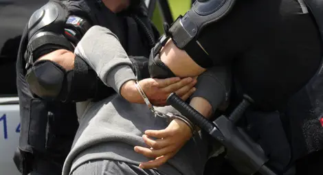 Пиян, дрогиран и без книжка удря шофьор и псува полицаи