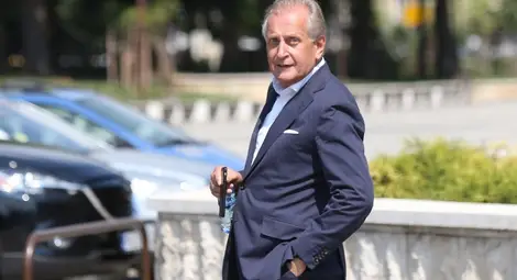 Спас Русев - вече официално във "Виваком"