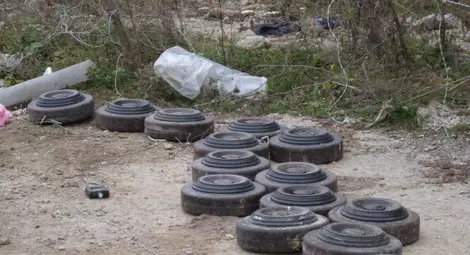 Откриха 18 противотанкови мини край Разград Откриха 18 противотанкови мини край Разград