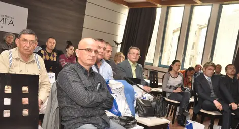 Все повече млади мъже лягат под скалпела на пластичните хирурзи