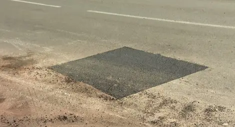 Спешно кърпиха дупки посред нощ по пътя край Своге