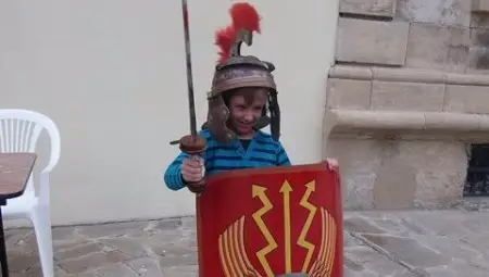 Живи картини, танци и мебели от картон в 14-ата Нощ на музеите и галериите