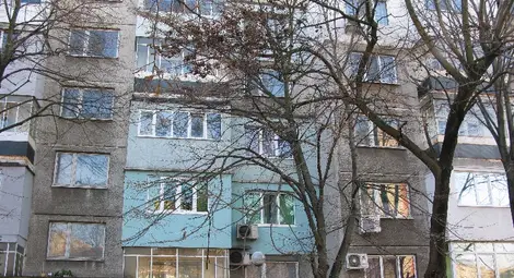 Пироман запалил два апартамента в един блок