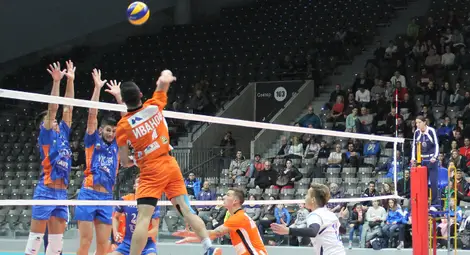 Волейболистите влизат в сезона с гостуване до зимното море