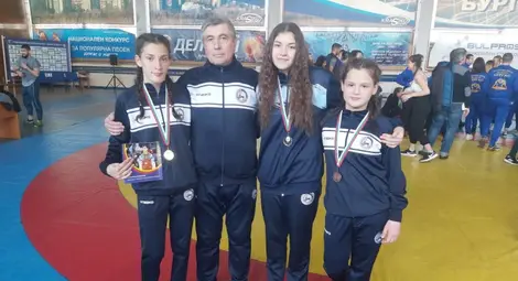 Азра Мустафа отново донесе злато за борбата в Сливо поле