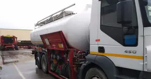 Цистерна с 6.8 т нелегална нафта хваната на път за бензиностанция