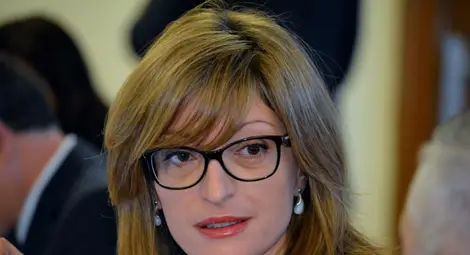 Захариева обсъжда с премиера на Румъния за втори мoст над Дунав при Русе