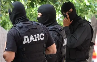 ДАНС задържа двама с боен арсенал