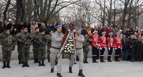 За първи път хорът на Държавната опера в Русе ще пее любими песни&nbsp;  на Васил Левски пред паметника на националния герой&nbsp;  по случай 153 години от гибелта на Апостола на свободата