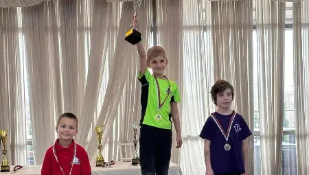 Павел Лозанов на почетната стълбица.