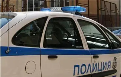 Кола изхвърча от пътя край Мирово, шофьорът загина