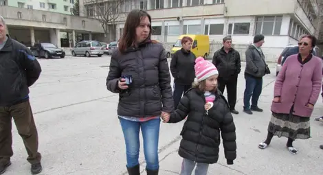 200 души в безизходица след спиране на тока заради чужд дълг