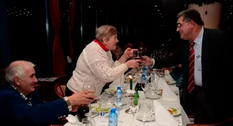 БСП спази традицията си и вдигна купон  на върха на най-високата сграда в Русе