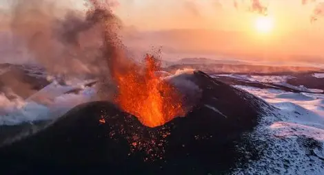 Какво се случва с планетата? Изригват още четири вулкана!