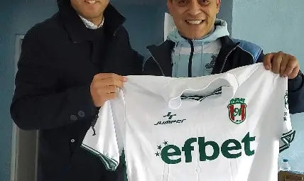 Калоян Копчев размени  фланелки с шефа на &bdquo;Янтра&ldquo;