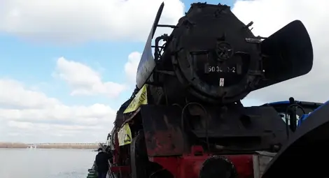 100-тонен парен локомотив от Третия райх пристигна от Виена в Русе по Дунав