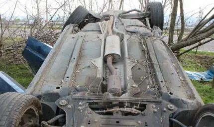 Двама загинали на пътя Варна-Добрич след сблъсък в крайпътно дърво